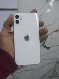 ١١ عادي مبدل شاشه كلش حلوه بطاريه اصليه ٧٦ ذاكره ٦٤ السعر ١٨٠ رقم ٠٧٨٠...