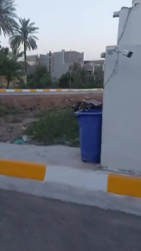سلام عليكم…
دار للبيع الموقع ام الكرفس شارع مدرسه حماه الوطن 
جنس الدار طابو صرف ا
المساحه ١٠٠ متر طابقين 
+ قطعه ١٠٠ متر بيها فضله ١٢٠ متر 
للاستفسار اتصال  ***********
