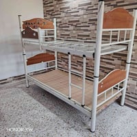 سرير • نضيف • بيع مستعجل