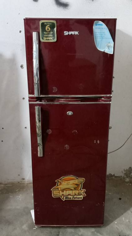 السلام عليكم
ثلاجات للبيع 

كونكورد حجم كبير 
والشارك حجم وسط 
ورويال حجم وسط 
كلهن نضافتهن حلوه وشغل وتجميد درجه اولى 

اي استفسار اتصل ***********
الخاص والواتساب مفتوح دائما
