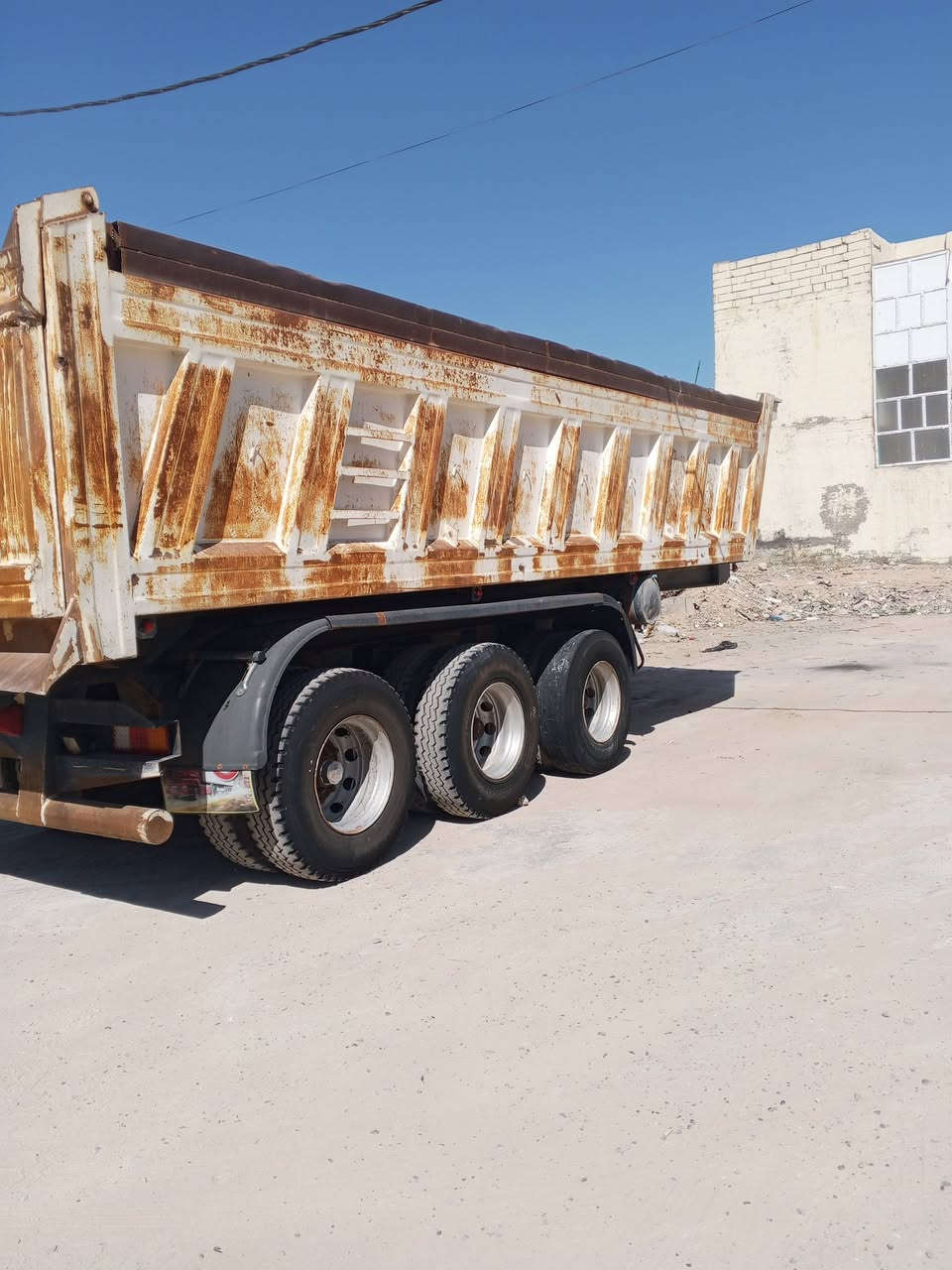 سلام عليكم عربانه للبيع دار قاصاب ذرعه بدون تعلوه 22ونص معه تعلوه 27ونص سعر 150 ستفسر على هذه رقم ***********
