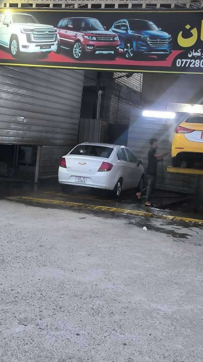 السلام عليكم 
بيع او مراوس 
شوفرليت سايل 2012 مكينة 1400
السيارة كلها بلادية 
كير مكينة تبريد تدفئة كفالة 
وبيها طخات بسيطة ومعدلة بارد 
سنويه ب اسمي رقمها انكليزي ديوانيه 
للاستفسار ***********
مكاني بغداد
