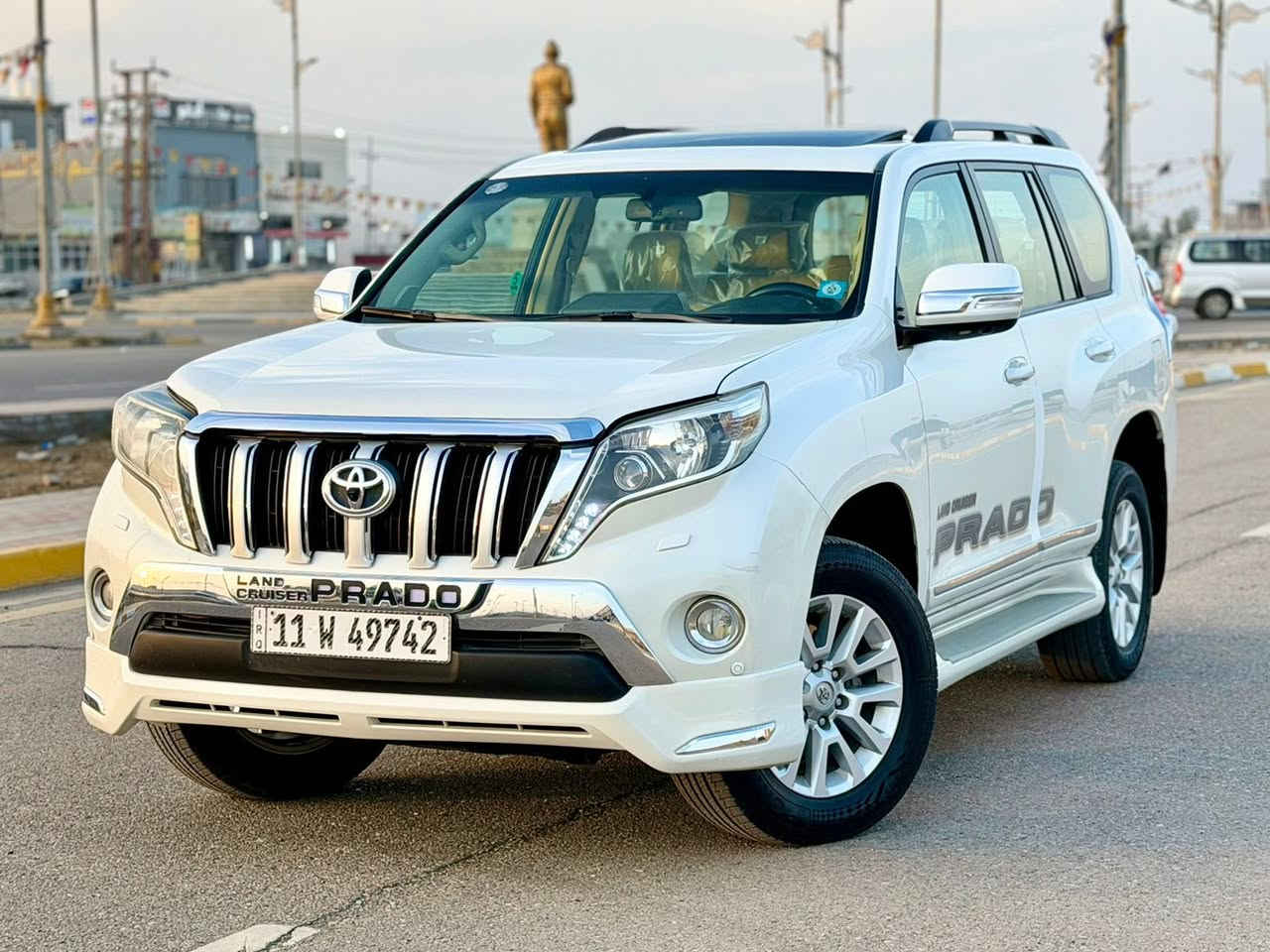 تويوتا برادو ( 2015 )
فول مواصفات VX 
-جلد
-كرسي كهرباء 
-فتحة
-مطفاية
-ثلاجة
-ثلاث قطع تبريد
-زراكات اماميه
-نضافة 100‎%‎ 
السيارة جديدة جدا 
جاهزة بدون اي نقص 
تبديل جاملغ نفس اللون 
للاستفسار اكثر اتصل على الرقم 
*********** - واتساب "
