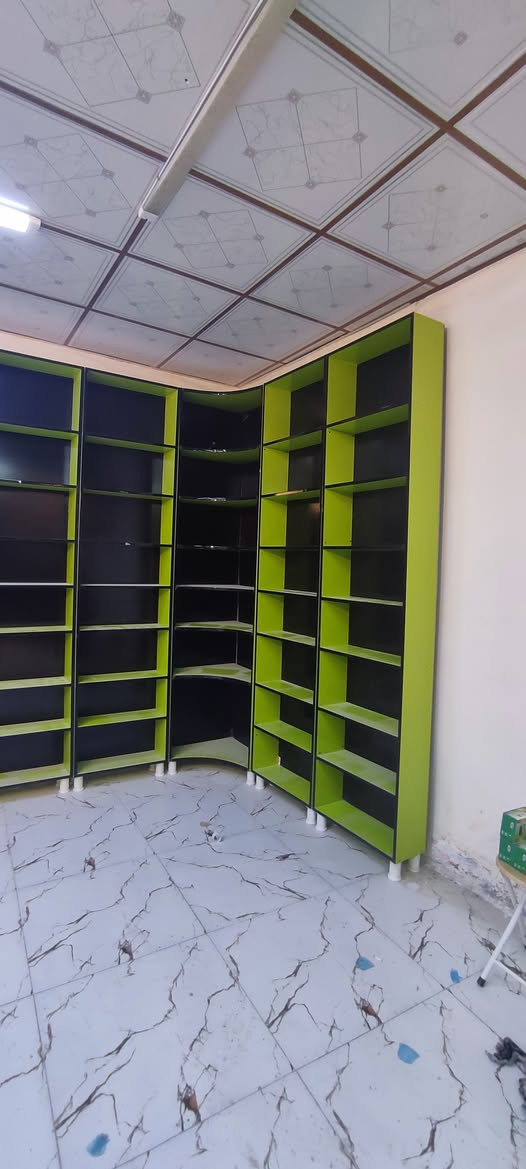 بيع مستعجل فاترينات نوعين : 

اللون البيجي ( تسگام درجة اولى ثقيل ) 
عدد 8 قطع 
بسعر 800 الف شرط درجة اولى والوزن الثقيل

اللون الاسود والاخضر ( هذا تجاري درجة ثالثة ) 
عدد 8 قطع 
بسعر 350 الف 

واذا تاخذهن كلهن شلعة راسلني وتدلل 

مكانهن نجف حي الرحمة 

موجود عالخاص وهذا رقمي بي واتساب 
***********
#فاترينات #ملكانات #للبيع #مستعمل #رفوف
