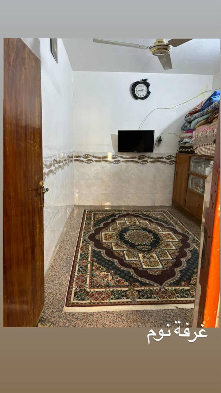 بيت للبيع في الجمهوري الشرقي قريب على جامع الجمهوري 
(مساحة 75متر) 
للاستفسار الاتصال على هذا الرقم خط وعلى الواتساب
***********
