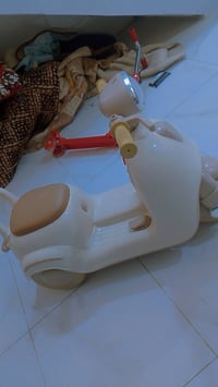 دراجة شغالة • ٦ سنوات • سيارة معطلة