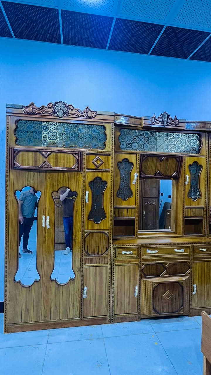 توجد غرفة نوم هودج أربعينية قطعتين جديده طك ستخدام أقل شهر شرط متكونة من 6قطع السعر مليون و300 العنوان الرمانة الاستفسار علرقم ***********
