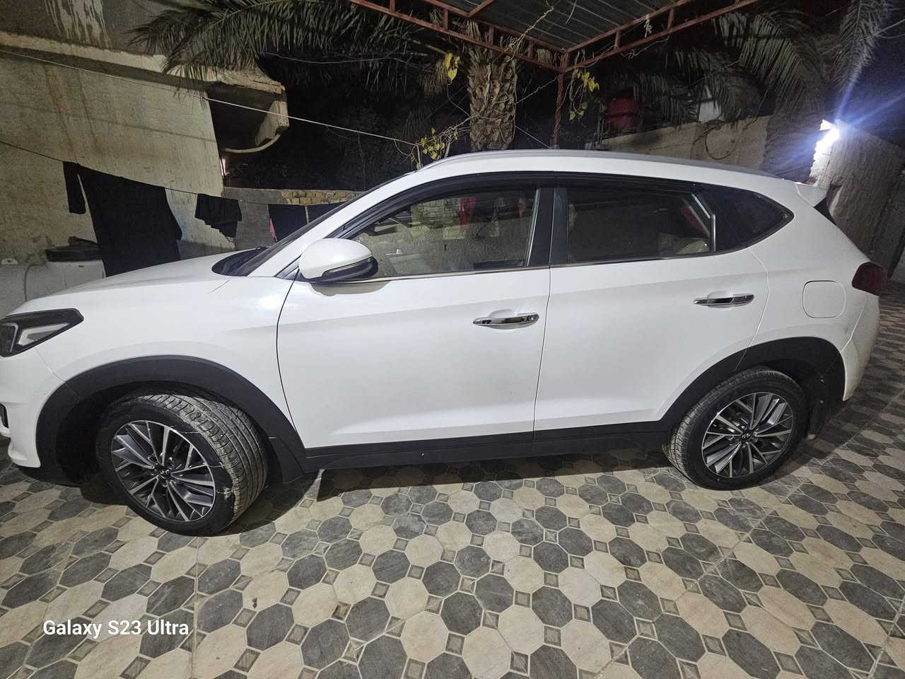 توسان ٢٠٢٠ قادسيه رقم انكليزي سنويه مجدده ل ٢٠٣٠ 
الكاصد 
كفاله عامه عدى ٣ رصعات ما مصلحهن ضربات حصو ماشيه ١٣٥ الف 
كير ومحرك بشرط
لايت 5 عدسات دوار 
اريل زعنفه 
شاحن وايرلس
٣ انظمه قياده
كشنات اماميه كهرباء
لد نهاري 
بصمه تشغيل
بصمه أبواب 
ترحيب بالمرايا
دشبول مطعم صاج ***********
