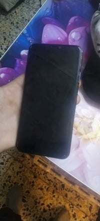 ايفون 11 برو ماكس ذاكره 256 مبدل شاشه اصليه و بطاريه اصليه الجهاز نظيف...