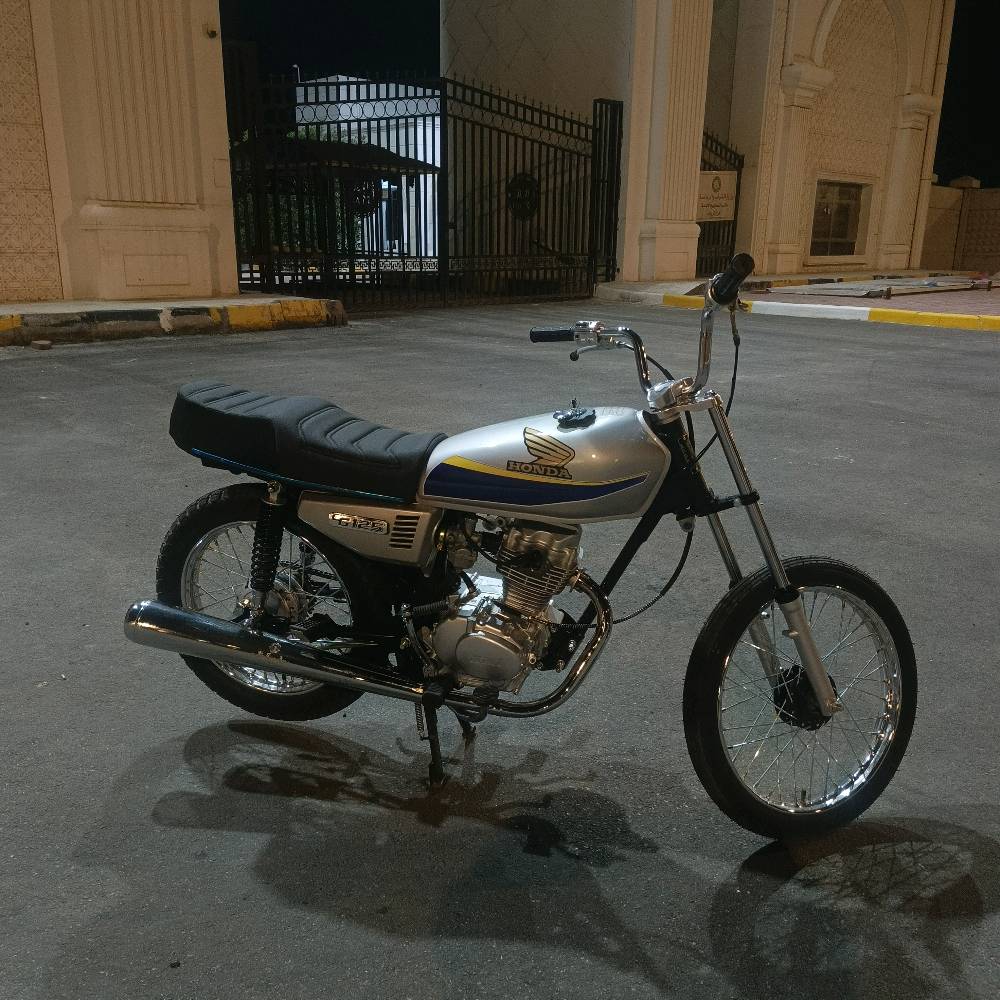 كربلاء حي النصر
دراجة 4 گير موديل 2026
مكينه نامة شلامچة موديل 26
الدراجة تعمير جديد ماصارلهة اسبوعين
السعر 950 الف 
للاستفسار المراسلة على الواتساب
 
