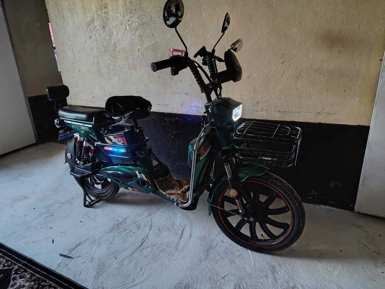 ب 300 وبي مجال مكان بغداد ***********
