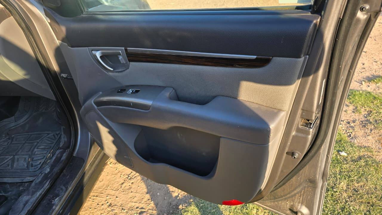 سلام عليكم سنتافي أمريكي 2010 للبيع محرك 6 سلندر 5راكب تبريد قطعتين بيها صبغ حزام رقم بغداد الدولي انكليزي بأسمي مكاني بغداد السعر 118 وبيها مجال التفاصيل أكثر *********** خاص مفتوح
