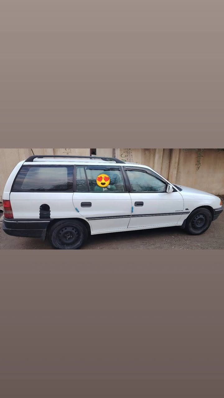 عندنا هذا سياره للبيع
***********
***********
