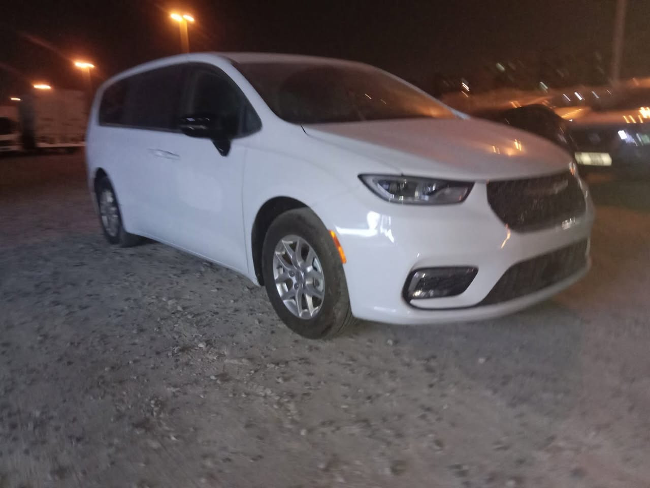 �� للبيع – كرايسلر باسيفيكا2024 🚗
رقم اربيل أجره 

🔹 اللون: أبيض

🔹الممشى: 17 ألف 

🔹 المحرك: 3600 سي سي

🔹 حادث جاملغ وباب 

🔹 الموقع: بغداد / الأعظمية

✨ المواصفات:

رقم اجره أربيل السياره دخول حالين ب أربيل 

✅ قيادة ذاتية

✅ كاميرات 360 درجة

✅ حساسات 360 درجة

✅ رادار أمامي وخلفي

✅ نقطة عمياء

✅ ابواب ومرايات نيكل 

✅ خزن كشنات ميموري 

✅ بردات بلابواب

✅ كروز كنترول

✅ مانع انزلاق

✅ تشغيل عن بعد

✅ بصمة تشغيل (مفتاحين)

✅ 4 بصمات للأبواب

✅ هندبريك بصمة

✅ مرايا طي كهربائية

✅ أبواب كهربائية شفط

✅ صندوق كهربائي شفط

✅ فتح الأبواب والصندوق بحركة القدم

✅ شاشة كبيره كاربلاي

✅ نظام Auto Stop

✅ نظام صوت هارمن كاردون

✅ 3 قطع تبريد

✅ شاحنة لاسلكية 

✅مري قلاب عنده الرجوع

💺 المقاعد:

✅ المقاعد الأمامية كهربائية

✅ تدفئة وتبريد للمقاعد الأمامية

✅ تدفئة للمقاعد الخلفية

✅ المقاعد الخلفية كهربائية

🔥 المقود (الستيرن) تدفئة

📋 ملاحظات:

✔ السيارة مكفولة من الشاصي بيها بس البوري جوه الجاملغ مبدل

✔ حادثها ربع بنيد صبغ

💵 السعر المطلوب: 230 ورقة

📞 للتواصل والاستفسار:***********
