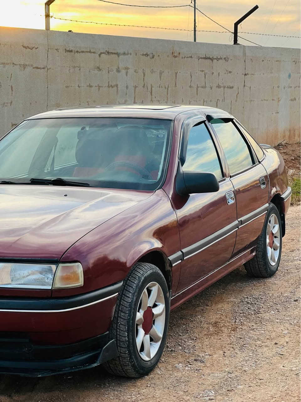 بەناوی خوای گەورە و میهرەبان 
ئۆپل ڤیکترا مەکینە ٢٠ 
مۆدیل 1990
گێر عادی
سلایت و دوو جام کارەبا
گێرو مەکینە بەشەرت رەقەم سلیمانی تا ٢٠٢٨ نوێیە سەیارەکە ماڵی خۆمە و هی ماعرەز نییە تابڵێ سپۆرت و جوانە لەرووبەروو جوانترە ماشاء الله چوارتایە و ویلی نوێی لەسەرە سعریشی 40 گەڵا کەمێک مەجال كويسينجاك, أربيل


**إذا كنت صاحب هذا الإعلان وتريد حذفه لأي سبب، رجاءا أرسل رسالة إلى الدعم الفني**