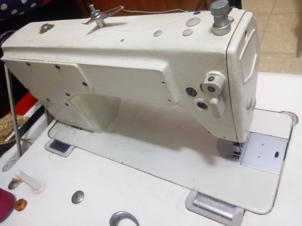 سلام عليكم عندي مكينه صناعيه مال خياطه لبيع
بيه ماطورين واحد ملادي واحد قتصادي السعر250 بيه مجال المكان بغداد جديده النعريه الرقم ***********
