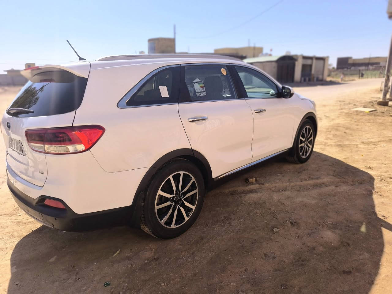 سلام عليكم 
سورنتو 2016 خليجي 
رقم بغداد الجديد 
ماشيه 215 الف 
نص فول 
مصبوغه حزام 
بسمي مداور ثاني يوم 
السعر ولستفسار الاتصال *********** / ***********
مكاني ناصريه
