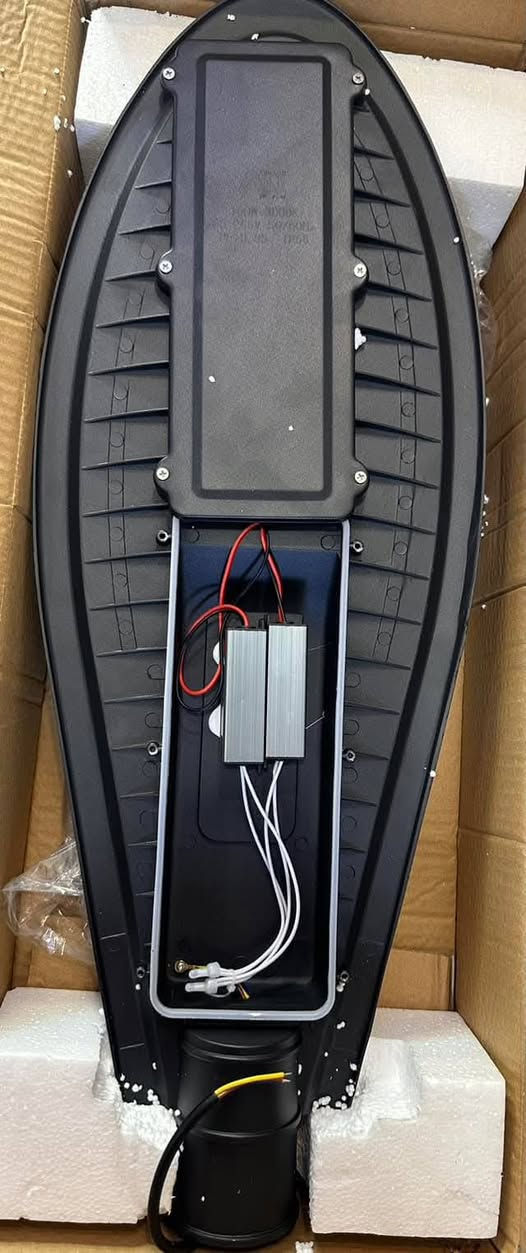 وصول وجبه جديده 

فتنك بروجكتر انارة أعمده خارجية 

اصلي ضمان لمدة 2 سنه 

ملائم لاجواء العراق 

اسعار تنافسيه 

يوجد توصيل جميع المحافظات 

بغداد / الشورجه / عكد النصارى / خلف دائرة الكهرباء 

📞 ***********
