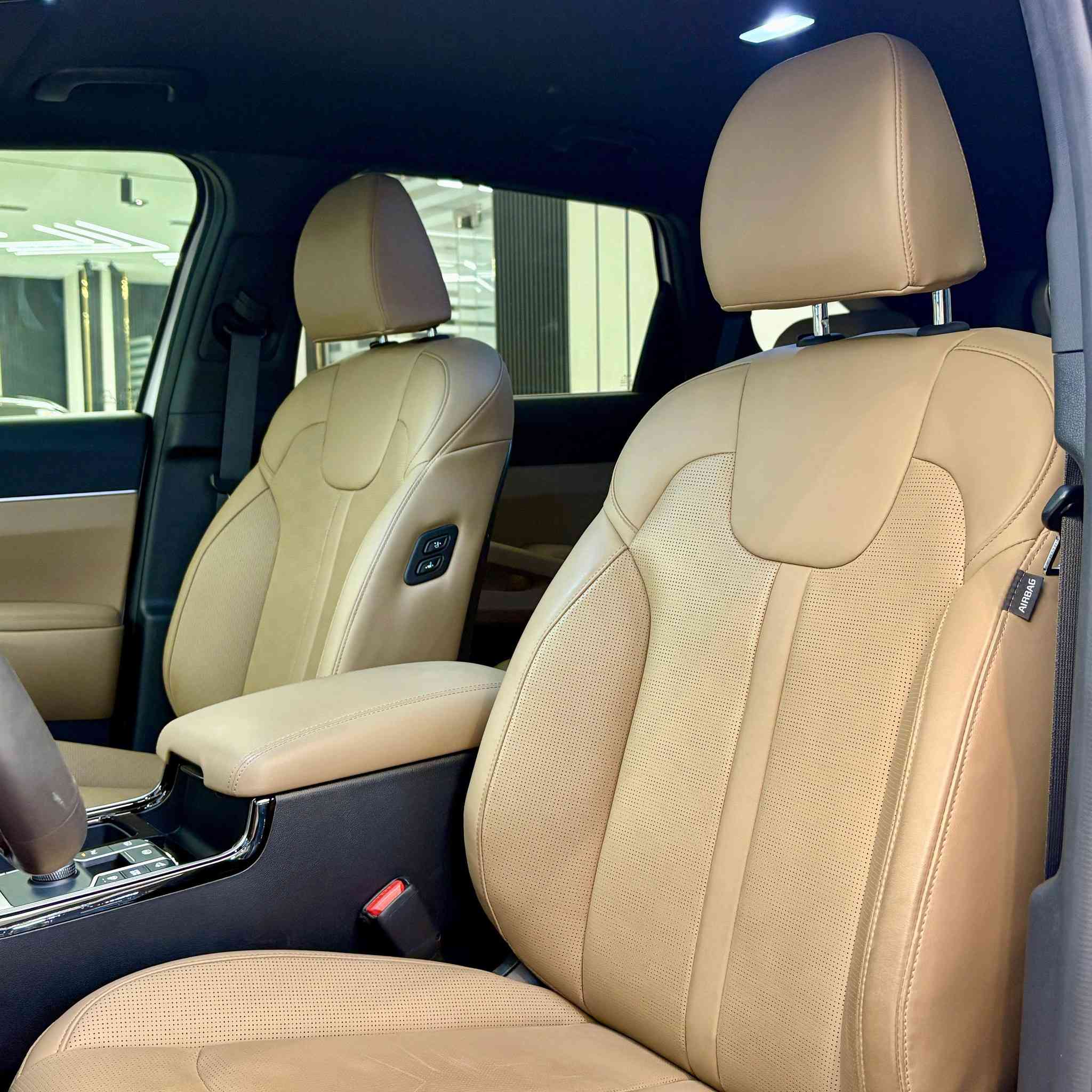 العربيه متاحه استلام فوري 🔥
#KiaSorento Hybrid🔥

Model 2024🔥

4.000 km🔥

1600cc🔥

كاميرا خلفية
حساسات أمامية وخلفية
مرايات ضم كهربا
شنطه كهربا
كراسي كهربا
فرش جلد بالكامل
تسخين وتبريد كراسي
جنوط سبور

☎️للتواصل فون 
01061040555

لتفاصيل علي الواتساب
 https://wa.me/201061040555


**إذا كنت صاحب هذا الإعلان وتريد حذفه لأي سبب، رجاءا أرسل رسالة إلى الدعم الفني**