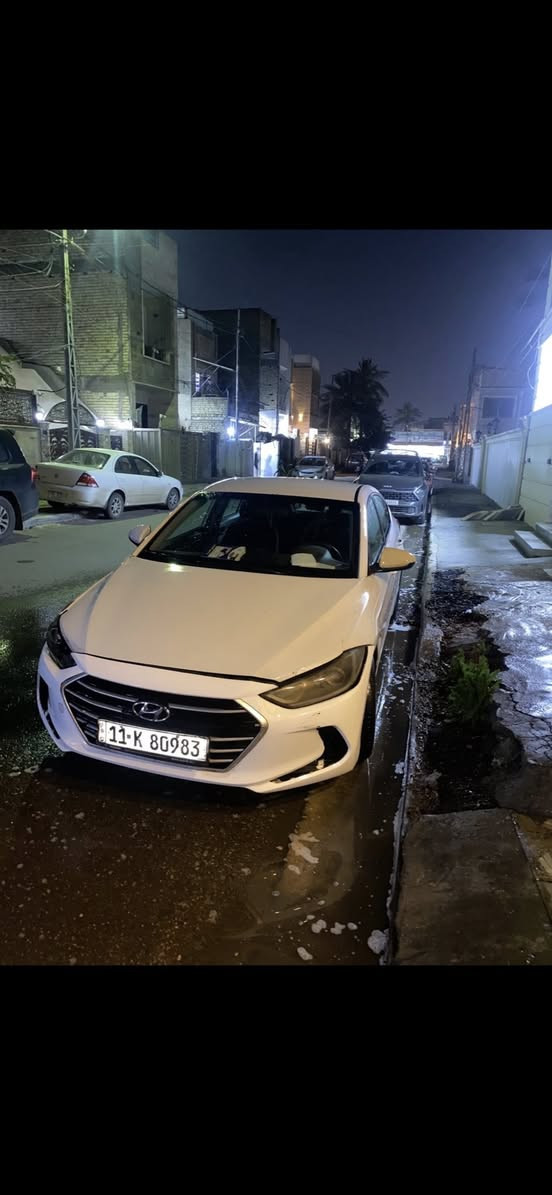 هونداي النترا 2018. وارد امريكي
السعر(103)$ وبيها مجال بسيط
 لون أبيض صدفي 

حادثها جاملغ ودعامية مابيها حادث قوي بدون دواخل وبيها شبر بالصندوك بارد بالعراق بيها رصعات واماكن تقشير بالصبغ والانترا الابيض معروف بهل شي 

 مكينه حداديه تكم قماره لغود شواصي كفاله 

محرك 2000 دوش 

كير AT 

مكاني بغداد القاهرة

رقمي ***********
