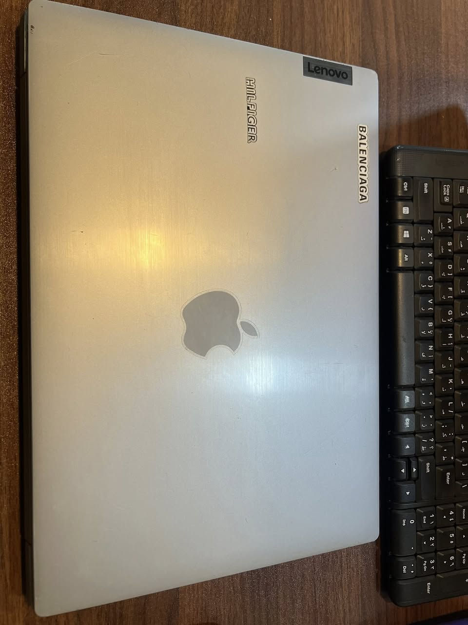 لابتوب لينوفو للبيع (السعر 425 الف وبيه مجال)
معالج كوراي 7 الجيل العاشر
رام 8 گيگا 
هارد 128 SSD
ويندوز 11برو
كارت شاشة داخلي + كارت شاشة خارجي NVIDIA
شاشة حجم 17بوصة
كل المعلومات موجودة بالصور 
الگفرات بيها شخوط (بسبب محيط الشغل جانت بورشة صيانة موبايلات)
منافذها كاملة شغالة
الحاسبة قابلة للتطوير وترهم للالعاب 
مكاني بغداد
للتواصل واتساب ***********
