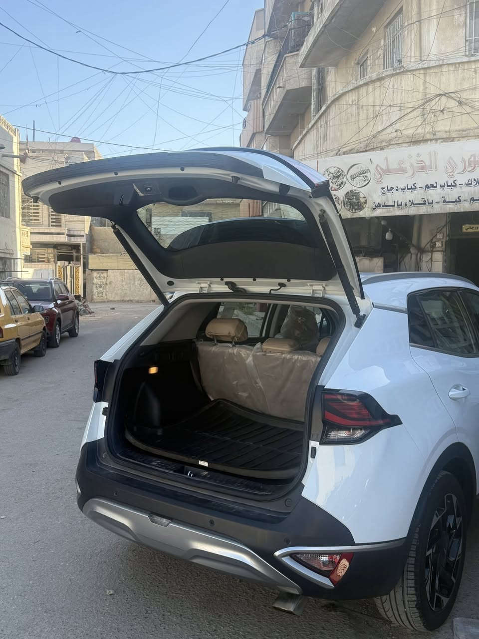 سلام عليكم
سبورتج 2024خليجي 
ضمان دوليه 
السياره فول ماعدا البنراما 
كشنات تدفئه 
جنطه كهرباء 
وباقي المواصفات المعروفه 
ماشيه 24الف 
بيها صبغ خشم الجاملغ الامامي فقط 
السعر 218وبيها مجال بسيط 
للاستفسار ***********
