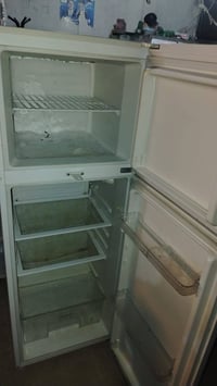 مجمده الحافض حجم وسط شغاله ونضيفه كلش سعره 200 بيه مجال  ثلاجه 12 قدم ...