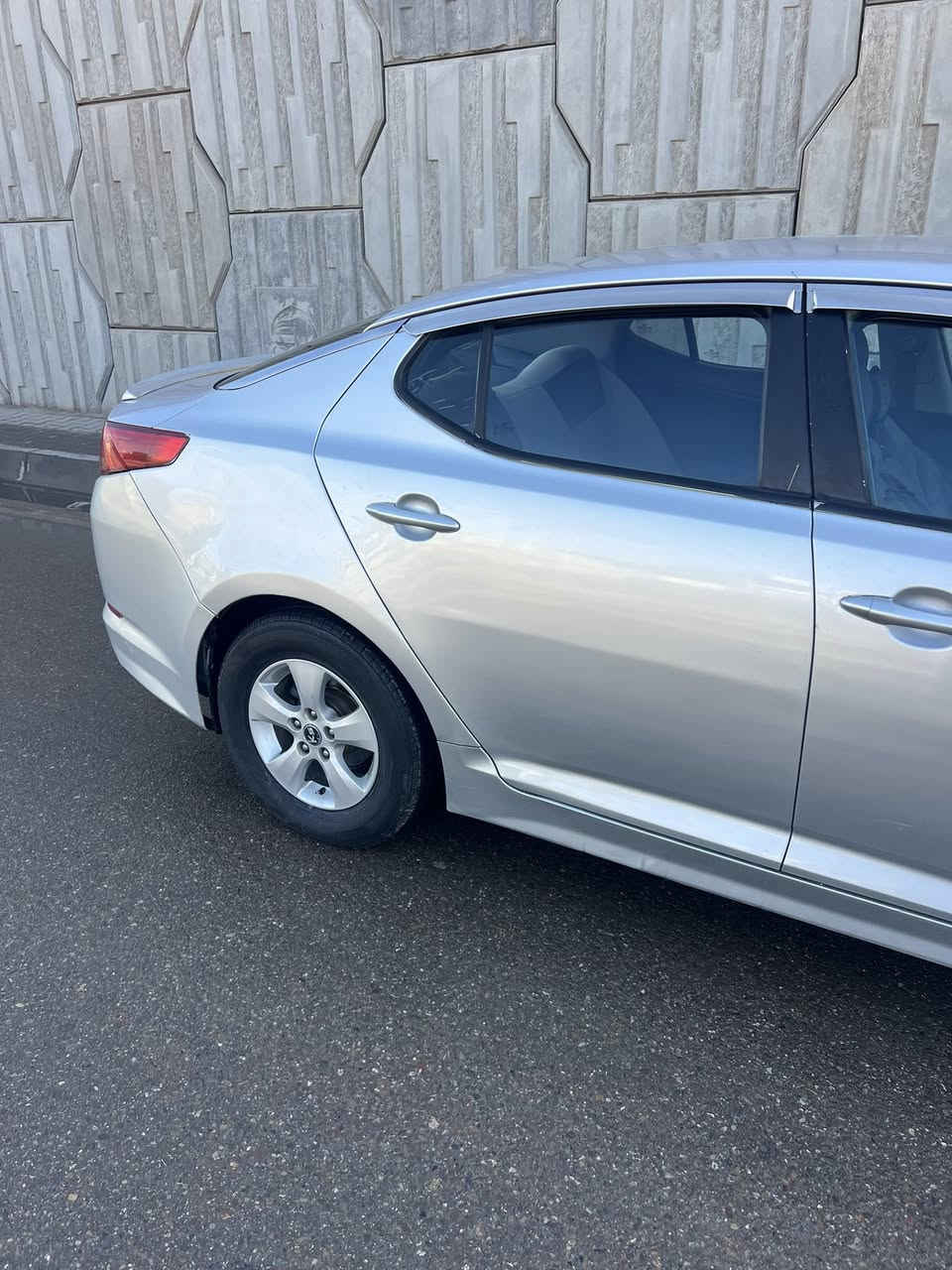 السعر 84 🌹

اوبتما 2011 
رقم أربيل تحويل او وكاله حاضر 

السياره بيه صبغ قطع بدون حادث داخلي 
يعني فقط رش صبغ 

 القماره والبنيد والصندوق بدون صبغ
وبعض القطع ايضاً مكفولات 

مكينه وكير وحداديه مكفولات 
تبريد ثلج 
تخم تاير جديد 

السياره جاهزه وما بيه اي نقص 
وبلعافيه ع الياخذها 🌹

السعر 84 🌹

***********
مكاني النجف / الكوفه
