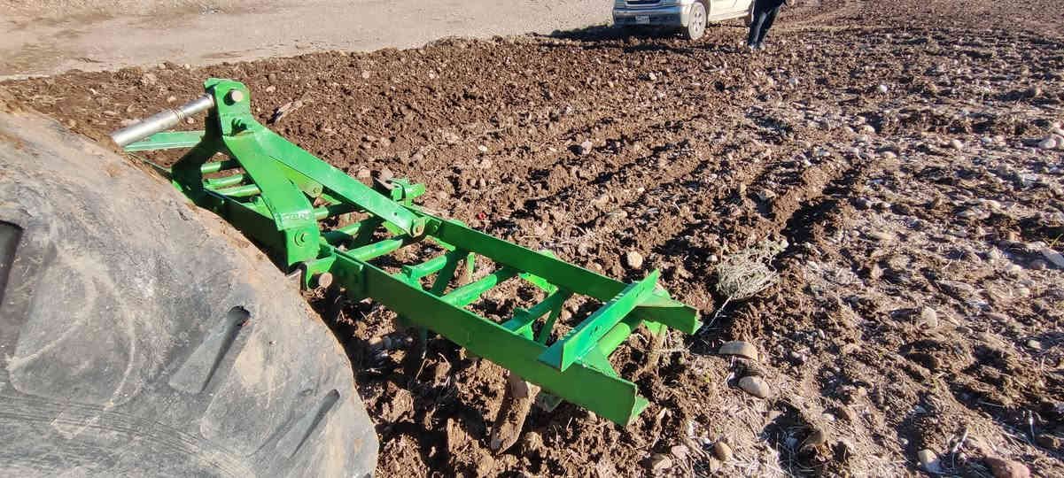 للبیع خرماشە شفت حجم 11 جاهز عل شغل سعري 500الف مجال مکان بردارش رقم موبەیل *********** اسیا ***********
شراي خابرني
