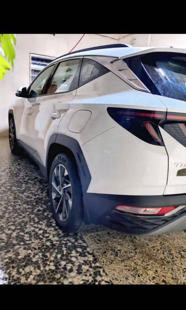 سلام عليكم توسان للبيع موديل 24 رقم بغداد بسمي ماشيه 43 الف فول مواصفات عده البنوراما ضايفلها منضوه غاز  حكومية ام الكارت الاصفر تانكي  60 لتر  المواضفات بيها رصعة بالبتيد ممعمرة بعدها غيرها مكفولة من كلشي  ضمان الشركة الاولى مشتريها زيرو ع ايدي كلشي ممفتوح بيها 
تحكم استيرن كامل
سايد بريك دكمة
بصمة
لايت لد 
بكلايت لد
داخل ابيض 
كراسي كهرباء
بصمات ثنين
شاشة كار بلي اصلي 
السعر 210 وبيها مجال الاتصال ع الرقم ***********
