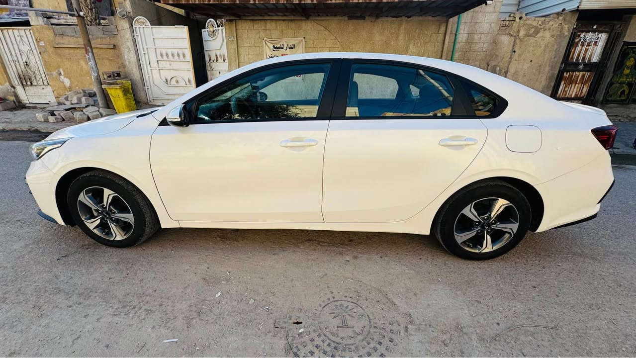 السلام عليكم من رخصة الادمن
للبيع كيا سيراتو خليجي موديل 2020  ماشيه126500 وقابله للزيادة رقم اربيل سنوية منتهي بأسم شركة عزيز فيصل عزيز بيها وكاله بأسم ولد صديقي  محرك 1600تبريد خلفي شاشة وكامره خلفيه حساسات بيها اربع اصابع بالبنيد سحب كارت والمدكر الايمن مقسم  وبيها رصعة كد شبر بالداير خلف السايق والباقي مكفول
السعر143 ورقه وبيها مجال بسيط 
مكاني بصرة حي الحسين 
هاتف 📞 *********** البصرة, العراق
