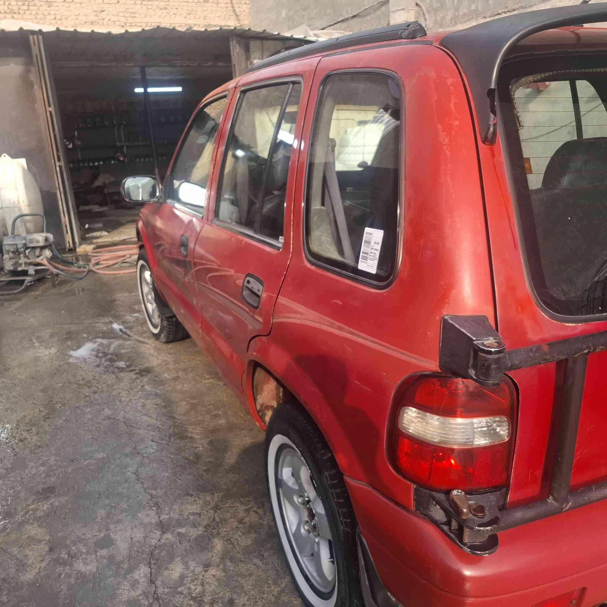 كيه سبورتج مديل ٢٠٠٠ كامله محرك كير صدر امامي خلفي كهرباء كلها شغاله تبريد شغال رقم بغداد  انكليزي سعر ٤٦ هاتف ***********
