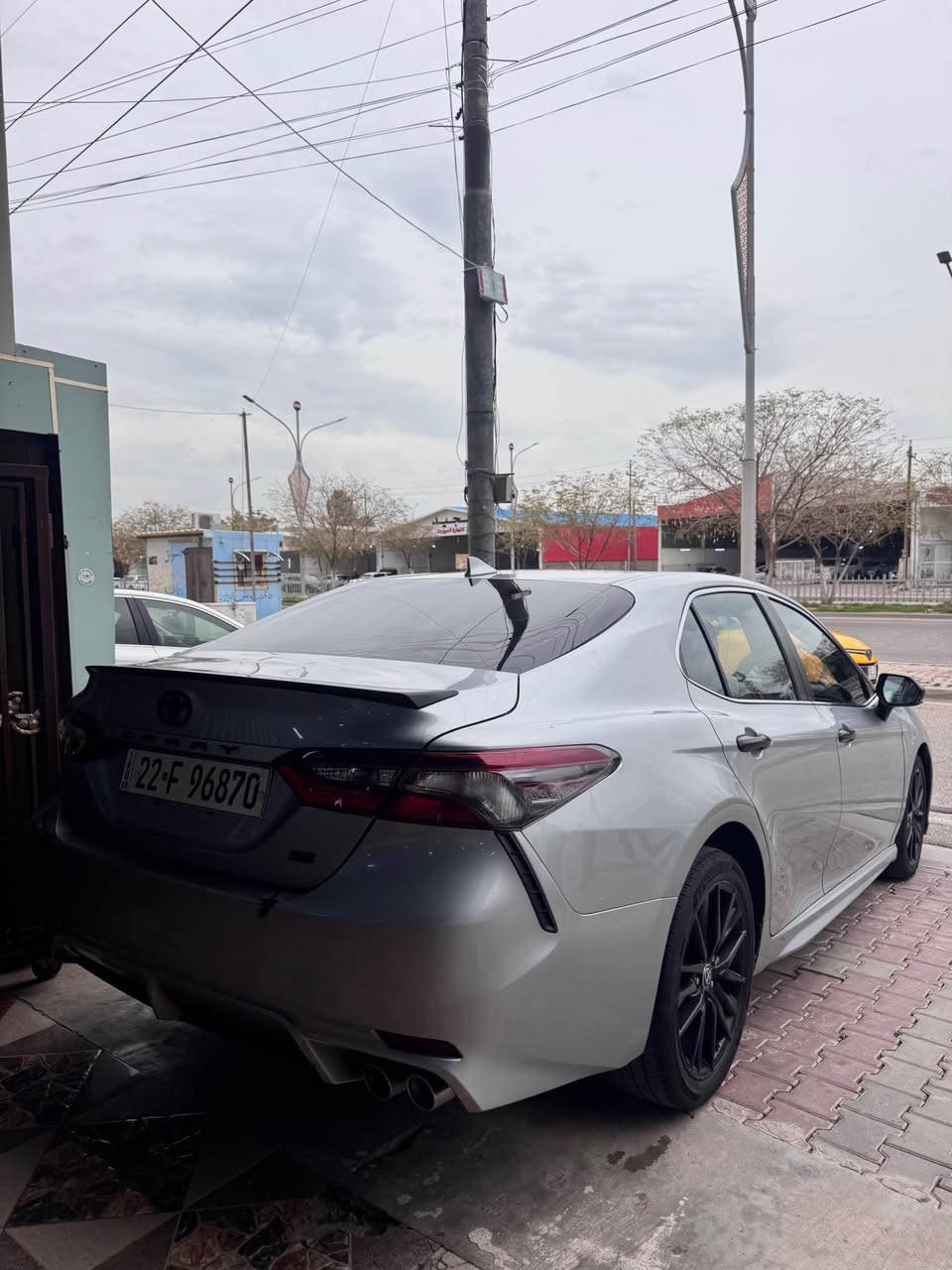 سلام عليكم 
كامري 2022 se
سعر 193
جاملغ خلفي صبغ ونص باب صبغ 
بدون دواخل بدون ايرباك شرط 
*********** كركوك, العراق

