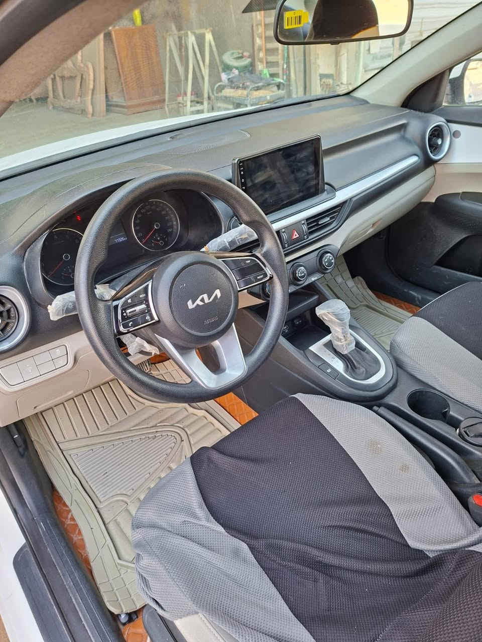 السلام عليكم 
سيراتو 
موديل 2022
فول مواصفات
رقم نجف تحويل ثاني يوم 
سونارها موجود بلصور 
سياره جديده وجاهزه من كلشي 
السعر 153 وبيها مجال 
عنوان النجف الحولي 
شراي يتصل اني مكلف بلنشر 
موبايل. ***********
