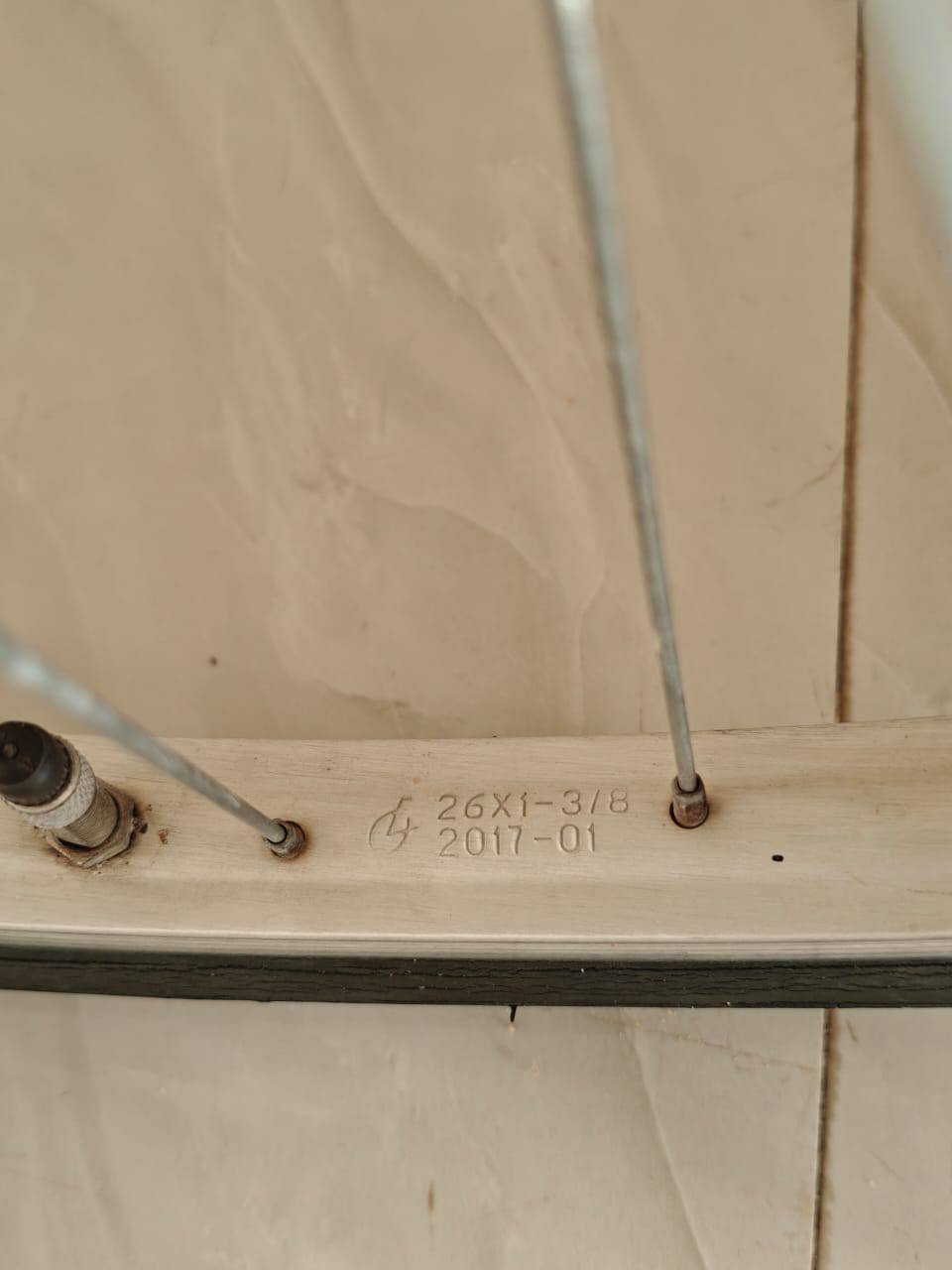 السلام عليكم
بايسكل حجم 26
مديل 2017
مختم من السكان للسله 
قبل 3 ايام طلع من الحاويه 
بعده بوصخ الحاويه 
غراضه كامله 
كلشي كامل نظافته 100/95
السعر 200 
المكان البصرة الصالحيه 
رقمي ***********
