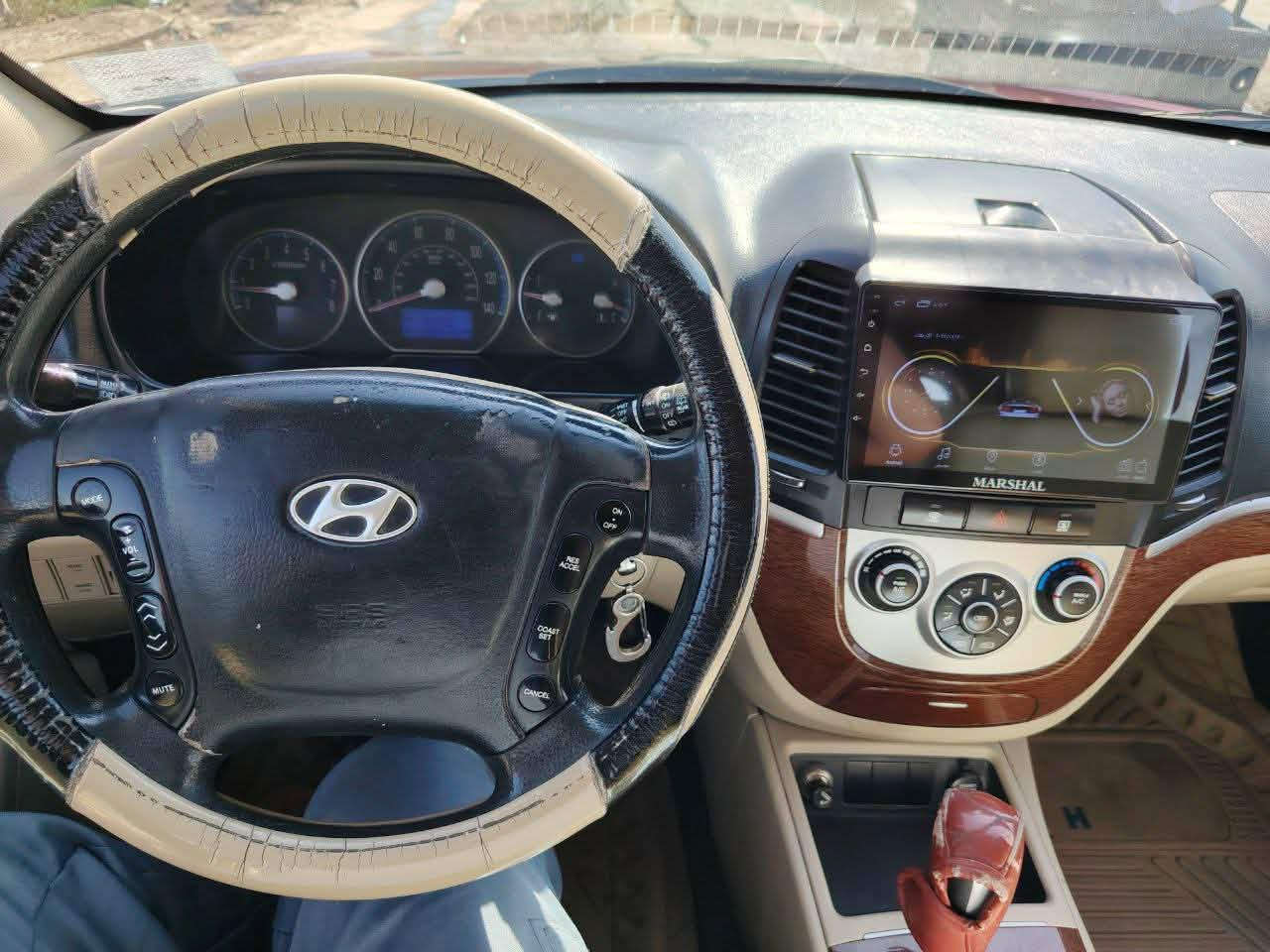 السلام عليكم سنتافي ٢٠٠٨للبيع او مراوس سورنتو
وارد امريكي نص فول محرك ٢٧٠٠ضربتها بارد قطعتين 
للاستفسار اكثر الاتصال ***********
120وبيها مجال السياره مال بيت يعني نضيفه ع اخر حبايه
