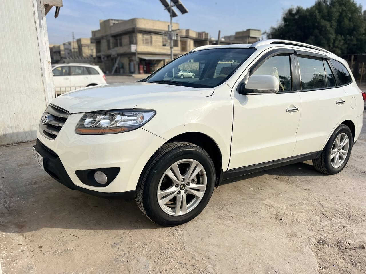 سلام وعليكم سنتافي موديل 2010خليجي فول مواصفات فتحة بصمة حساسات خلفية شاشةكامرة خلفية سيارة ما ناقصهة اي شي تخم تاير تدفئة وتبريد ثلج مكينة  3.5 السعر 135مكاني بغداد رقم الهاتف ***********
