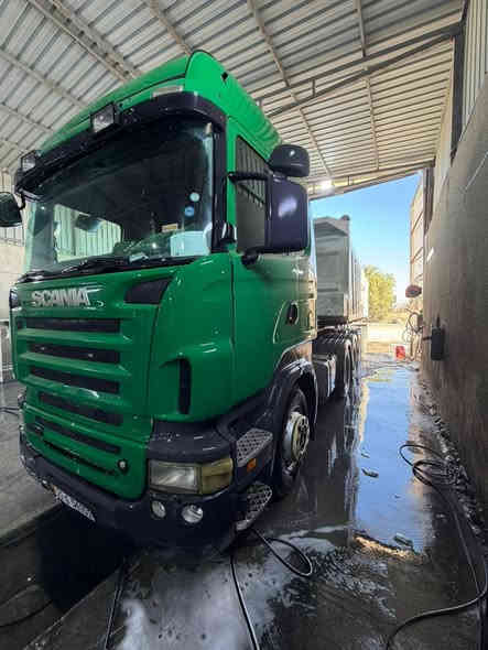 سلام عليكم ورحمة للبيع سكانيه 2007 بس الراس مربوط 4 محاور كفاله عامه كير 3في3 تبريد رتايدر  مكينه 500 العنوان جبله الستفسار *********** السعر 320 وبيها. مجال
