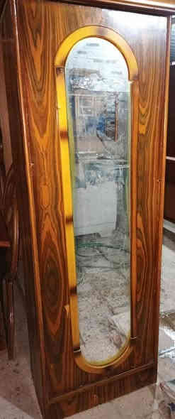 غزفة اخشاب نضيفه كلش
سعر ٤٠٠ الف
رفاعي قرب المستشفى
للاستفسار *********** ،
