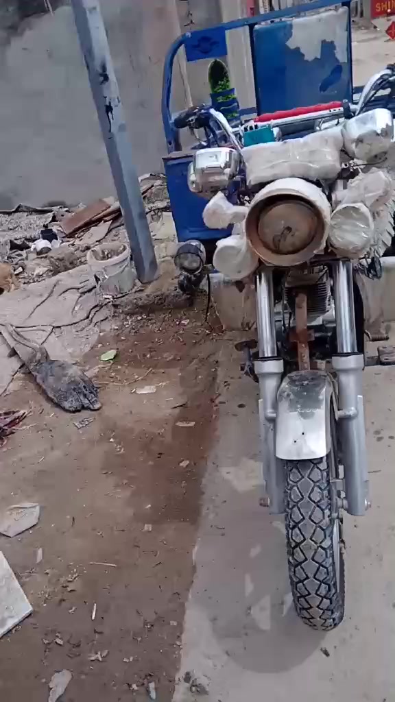 السلام عليكم ستوته اوراق سوري وياها ورقه وكيل ماكينه 23 مكان بالحمزه الغربي ستوته نظيفه وحلوه وشراي هذا رقمه موجود والسعر بواحد ونص.        ***********
