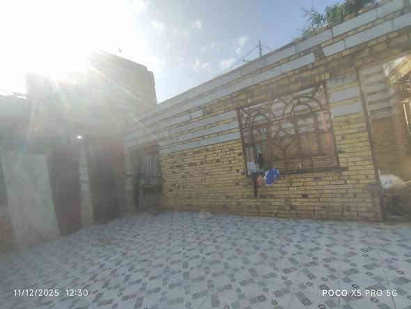 بيت للبيع مساحه 350متر متكون من ستقبال وصاله وغرف عدد 3وصحيات وطارمه كبيره  روقم الاستفسارا *********** وره جامع أبو حميدي
