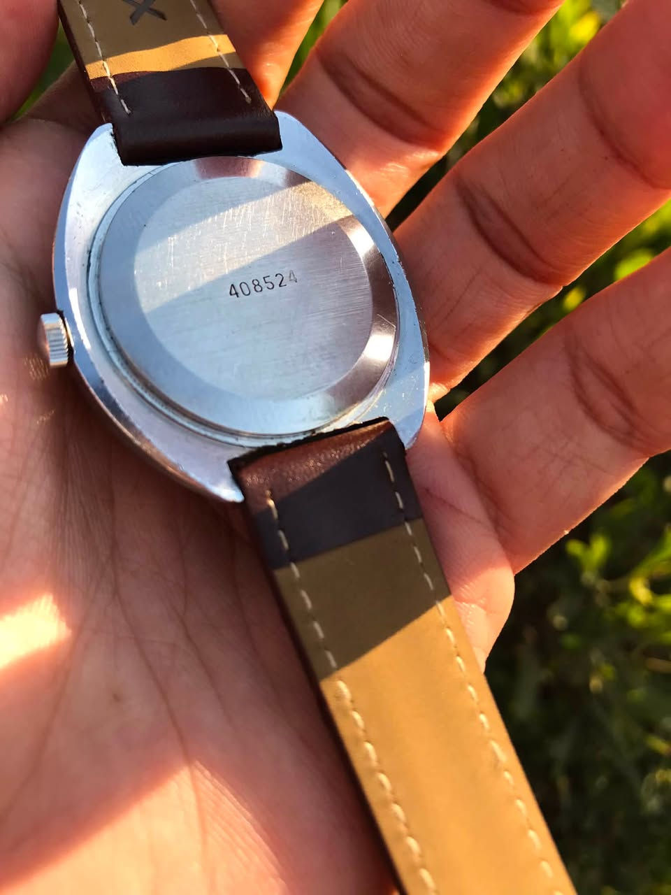 تحيه طيبه للجميع.
رايكتا/// Raketa //
نصب تكويك روسي دولي قديم 
انتاج سبعينات// مكينه خاصه 
١٧ حجر // القطر ٤١ ملم // دوليه
النظافه عاليه // السير مستبدل 
السعر ٧٥ الف مع التوصيل


**إذا كنت صاحب هذا الإعلان وتريد حذفه لأي سبب، رجاءا أرسل رسالة إلى الدعم الفني**