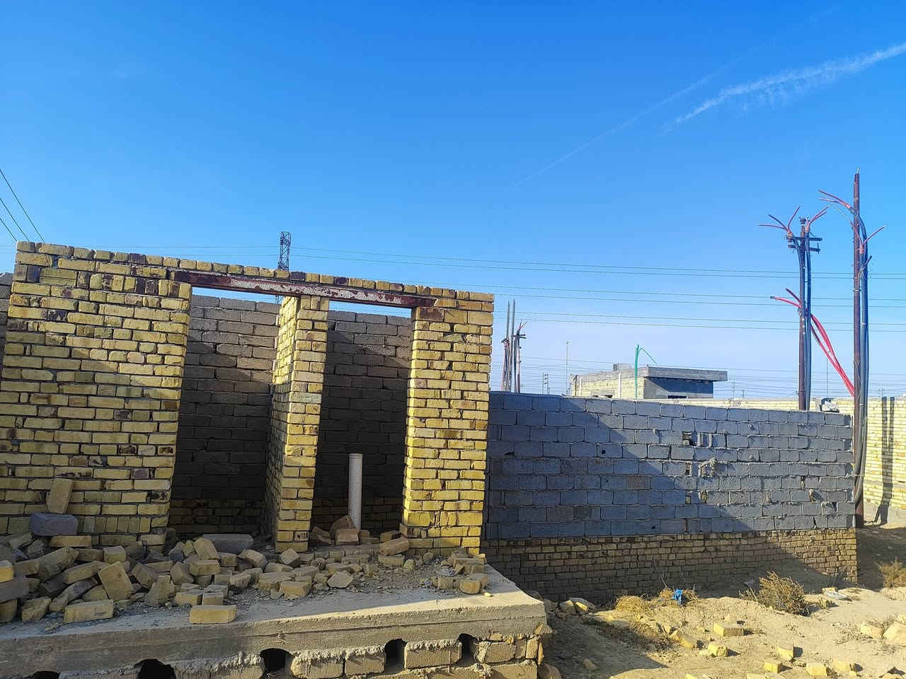 دار البيع مساحة البيت م300 علق وجيك خاص مستعجل ع بيع ***********
البيت قرب عابس
