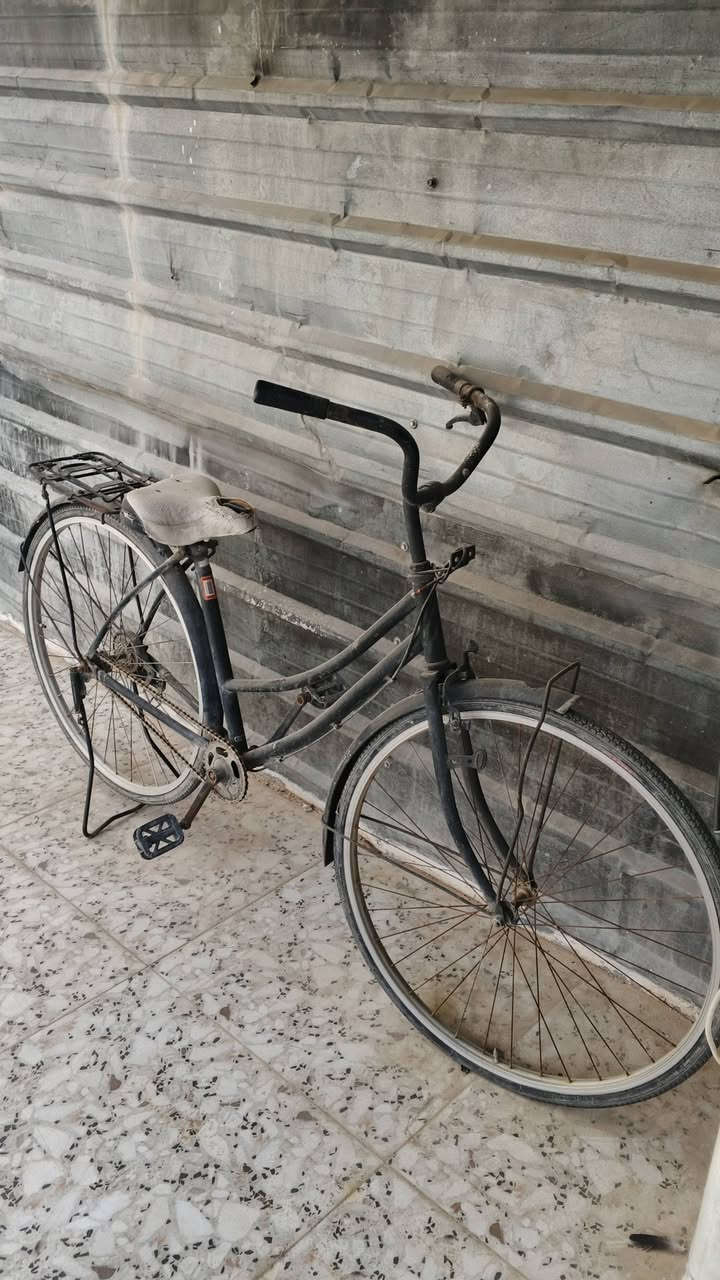 للبيع يردلهم شويا تصليح الواحد ب35
عنوان حي بدر 
***********
