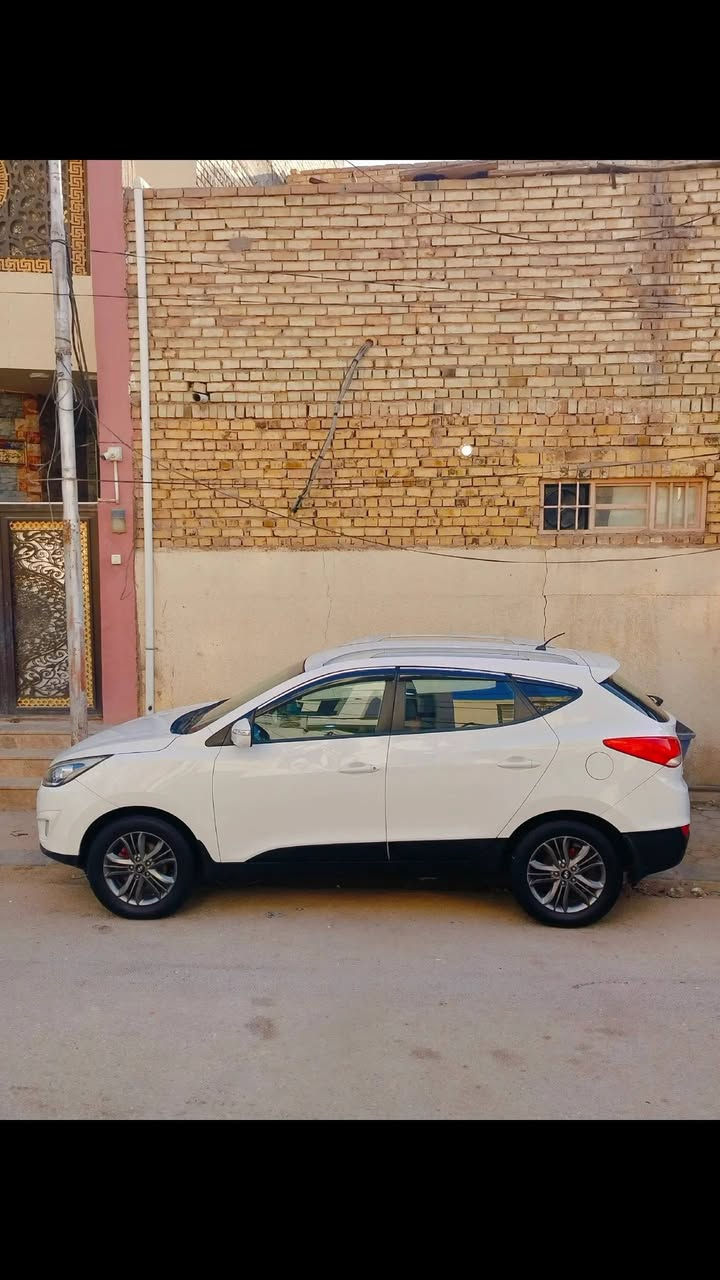 السلام عليكم 
للبيع هونداي توكسان 2014
 وارد خليجي فول ماعدا البانوراما 
 گير حدادية جدد خير من الله 
بيها بس البنيد مرشوش بدون ضرر 
رقم بابل انگليزي بأسمي شرط المداور
مكينة 2000
قطعتين تبريد 
اشاير بل مري 
لدات امامية
منضومة زنون 
شاشة كامرة دوارة
عنوان السيارة نجف 
السعر155وبيها مجال
العنوان نجف 
رقم الحاتف. ***********
