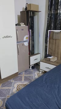 طقم غرفة نوم • مستعمل هواي • ٨ قطع