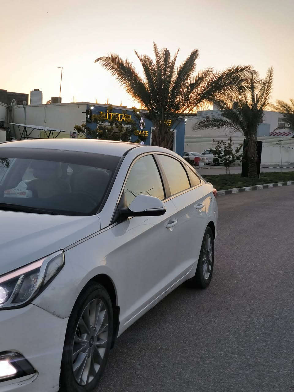 سلام عليكم سوناتا 2015 خليجي بيع مستعجل. سعر 128وبيه مجال سياره 2400. دوش. سياره نصبه وحلوه. رقم دولي وسنويه جديده  مداور .ثاني يوم مجاني. سياره محرك وگير حاويه شاديهن قبل 5اشهر.    حداديه صدر والخلفي جديد. بوربينات جدد منضومت بانزين كله جديد بخاخات جدد جاملغ امام رش   وباب والجامغ الخلفيات عكس السايق رش  بدون فتح بيها سونار مندلاوي  بدون داخل شرط الفحص   قطعتين تبريد تحكم ستيرن . معروفه  شاشه ارضيه جلد. ويل بلادي. زنون جديد.      ***********. مكاني نجف
