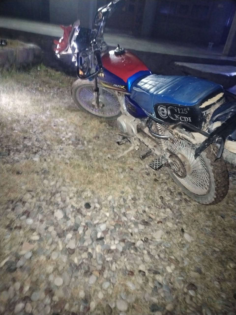 السلام عليكم يوجد تايكر 20 20 البيع بيع مستعجل تصل وتدلل *********** المكان جنوب الموصل الحاج علي
