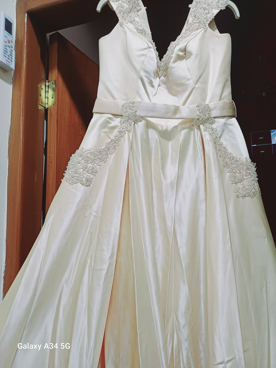 السلام عليكم
فساتين للبيع بأسعار مناسبة تلبس قياس ٤٦ و٤٤


**إذا كنت صاحب هذا الإعلان وتريد حذفه لأي سبب، رجاءا أرسل رسالة إلى الدعم الفني**