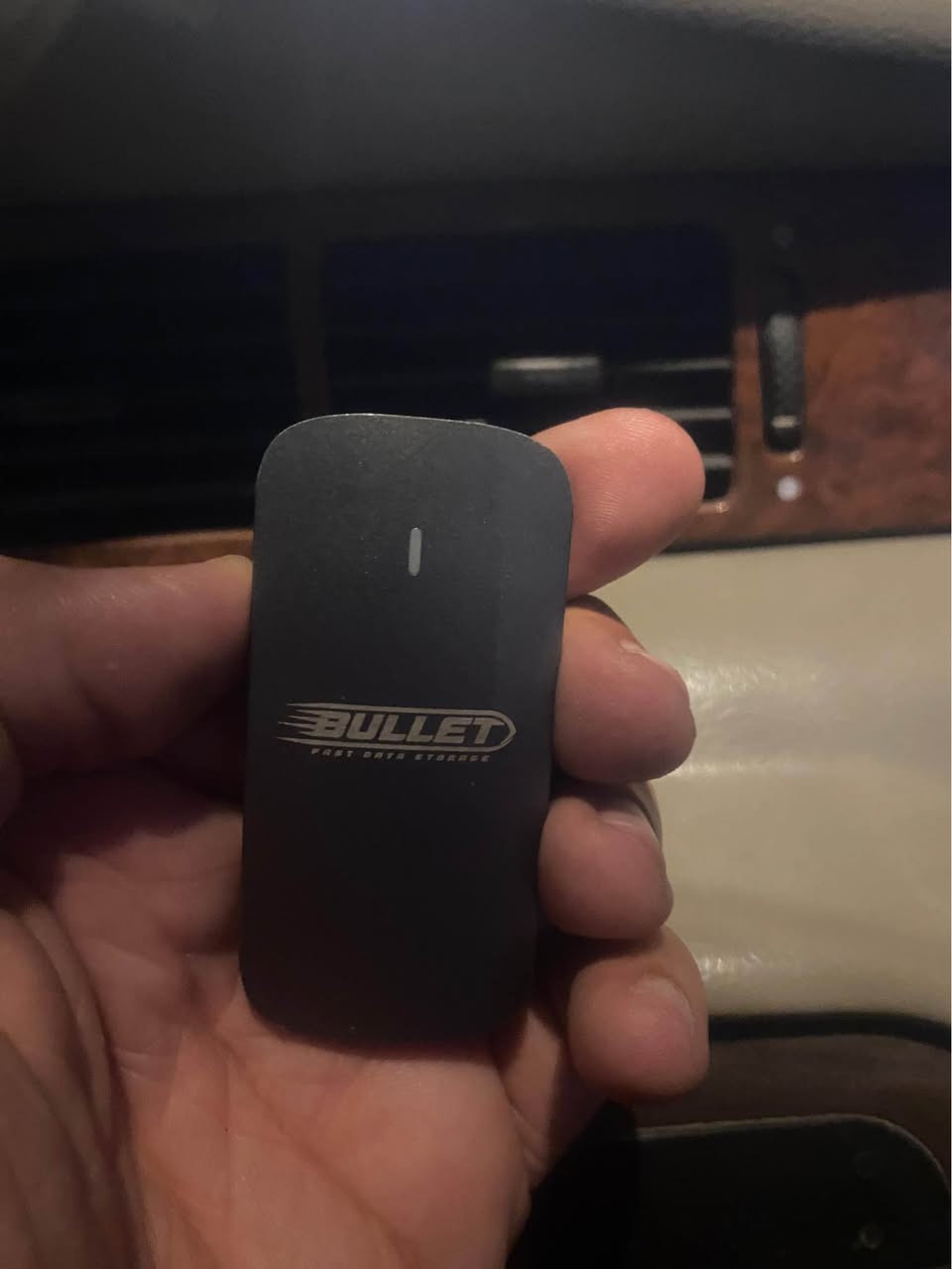 السلام عليكم مستعجل على بيعة
هارد من شركه BULLET معروفه  1 TB 
يستخدم الحاسبه موبايل منفذ تايب سي سريع نقل 
ما مستعمل ابد ابد 
٦٠دولار بيه مجال تواصل واتساب *********** بغداد, العراق
